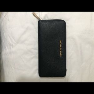 Michael kors black wallet